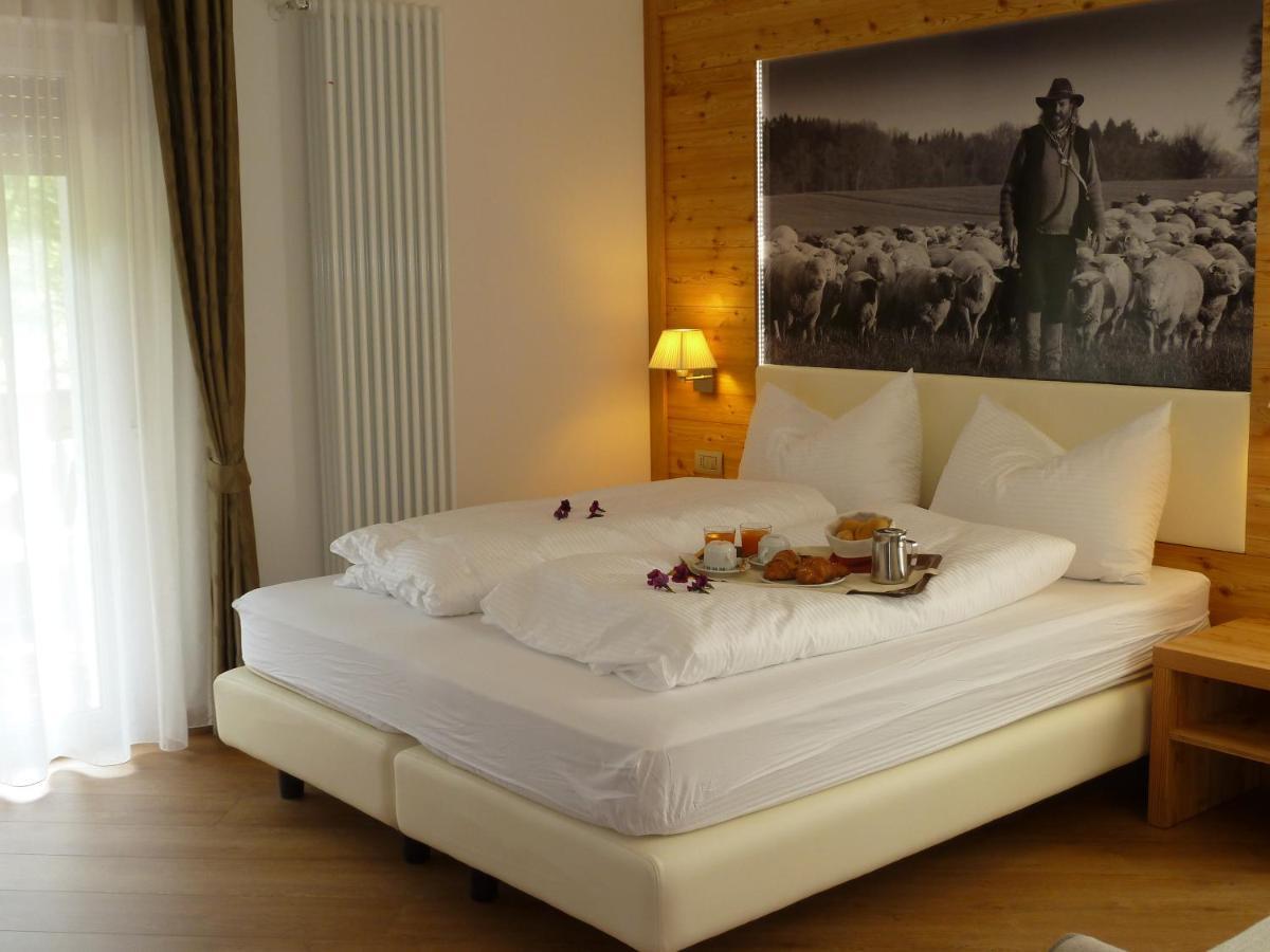 Hotel Pineta Baselga di Pinè Zimmer foto